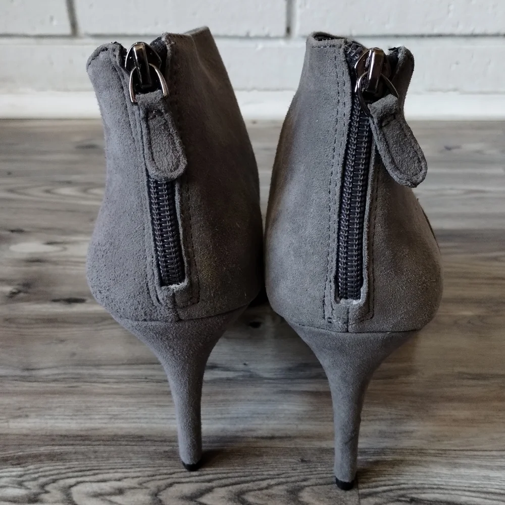 Enzo Angiolini Ruthely Gray Suede Heeled Bootie Women's Size 9